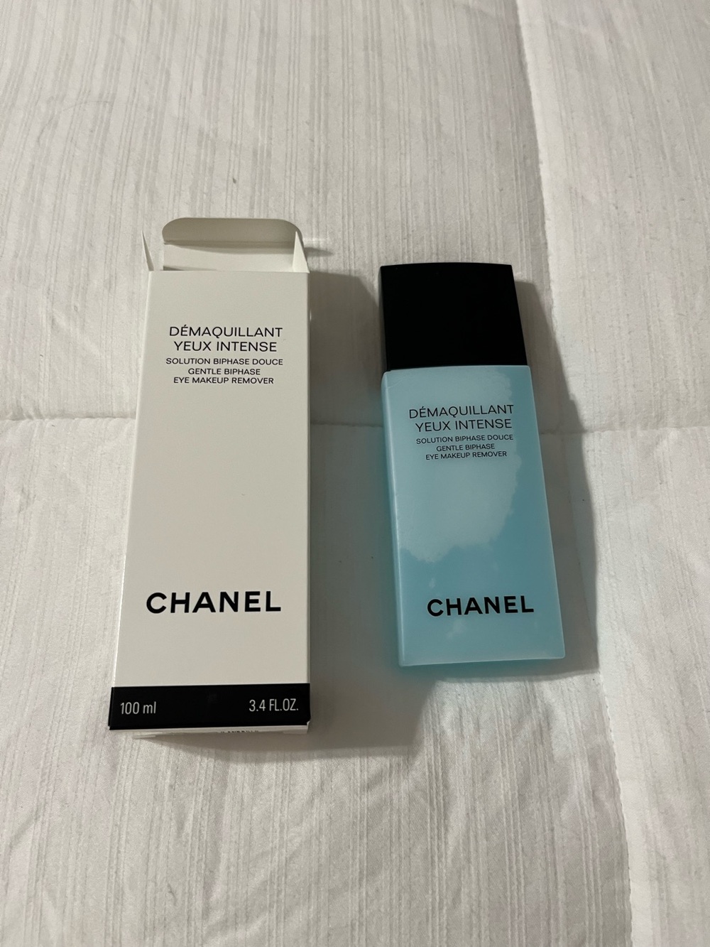 CHANEL White and Black Démaquillant Yeux Intense Eye Makeup Remover Box